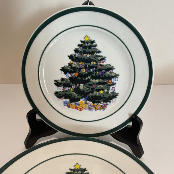 Holly Tree by Totally Today Salad Dessert Plates 7" Christmas Tree Set of 4 - Picture 2 of 5